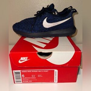 Nike (Women’s) Roshe One Flyknit Sneakers - Dark Obsidian/White/Racer Blue